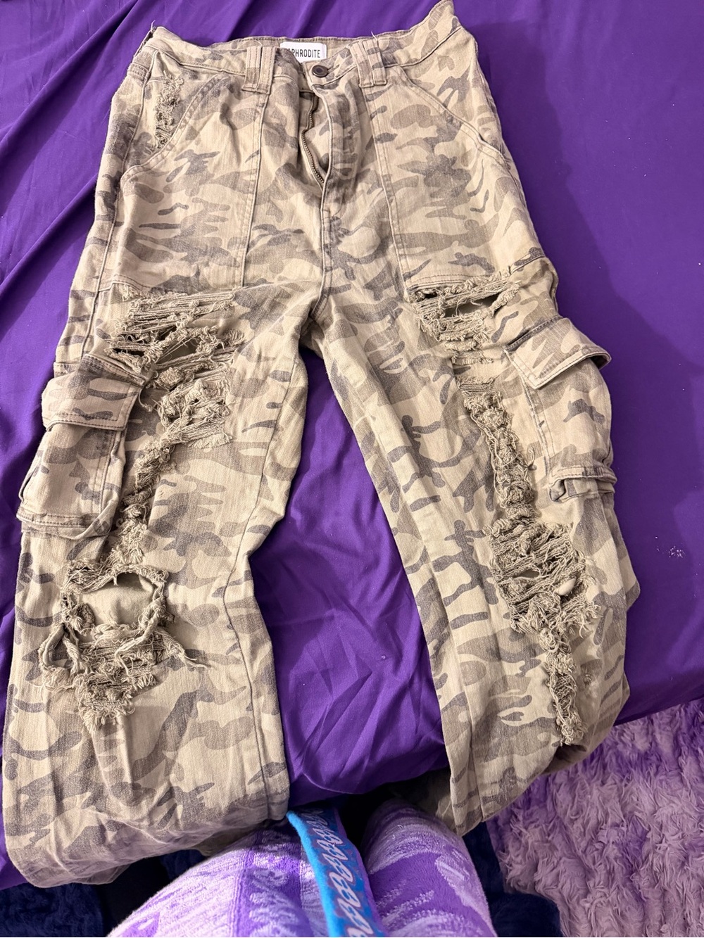 Camouflage Ripped Cargo Jeans - Beige Camo